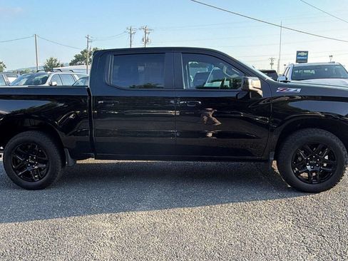 Used 2024 Chevrolet Silverado 1500 RST w/ Z71 Off-Road Package AWD/4WD image 4