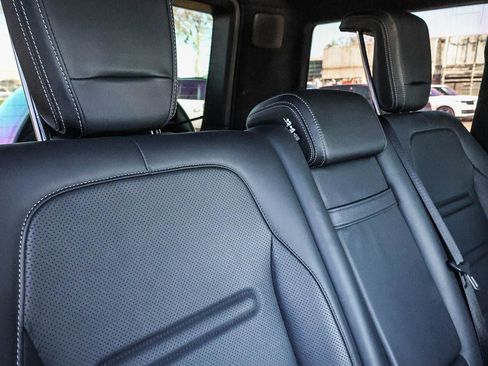 Used 2025 Mercedes-Benz G 550 image 32