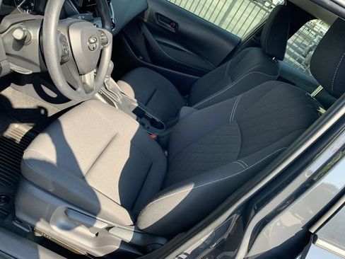Certified 2025 Toyota Corolla LE FWD image 18