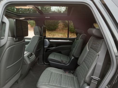 Used 2026 Cadillac Escalade Platinum Sport w/ LPO, ONYX Package image 25