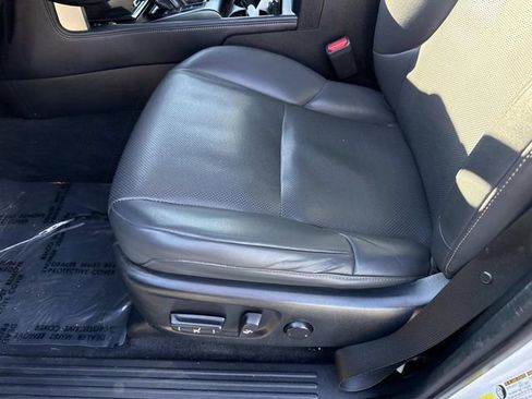 Used 2020 Lexus GX 460 Premium w/ Premium Package image 15