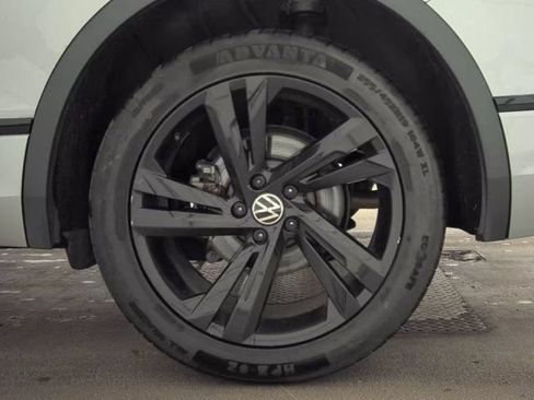 Used 2023 Volkswagen Tiguan SE R-Line AWD/4WD image 21