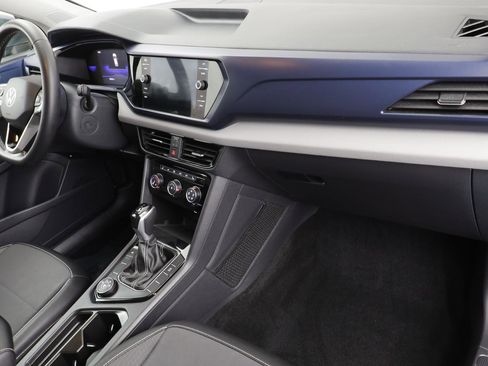 Certified 2023 Volkswagen Taos SE w/ Black Wheel Package image 20