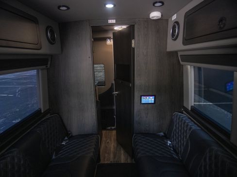 Used 2023 Mercedes-Benz Sprinter 3500 image 24