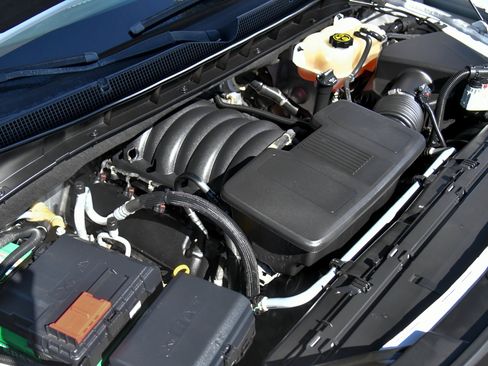 Used 2023 Chevrolet Suburban Premier RWD image 53