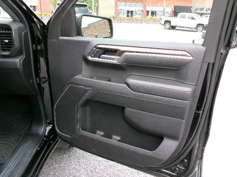 Used 2025 Chevrolet Silverado 1500 LT image 13