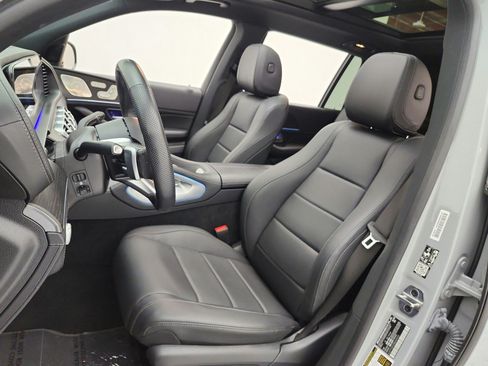 Used 2024 Mercedes-Benz GLS 450 4MATIC image 10