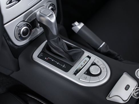 Used 2008 Mercedes-Benz SLR image 36