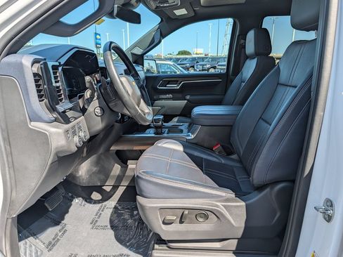 Used 2023 Chevrolet Silverado 1500 High Country w/ High Country Premium Package AWD/4WD image 14