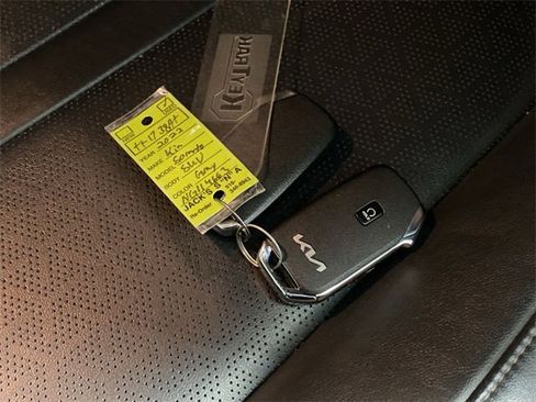 Used 2022 Kia Sorento EX image 19