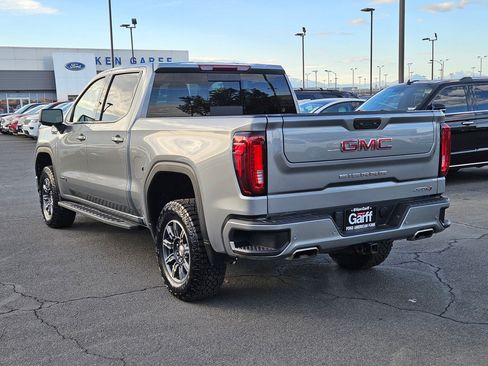 Used 2024 GMC Sierra 1500 AT4 w/ AT4 Premium Package AWD/4WD image 9