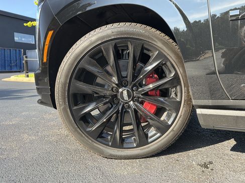Used 2026 Cadillac Escalade V w/ LPO, ONYX Package AWD/4WD image 18