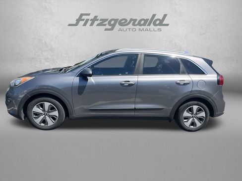 Used 2018 Kia Niro LX FWD image 2