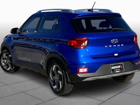 Certified 2025 Hyundai Venue SEL image 11