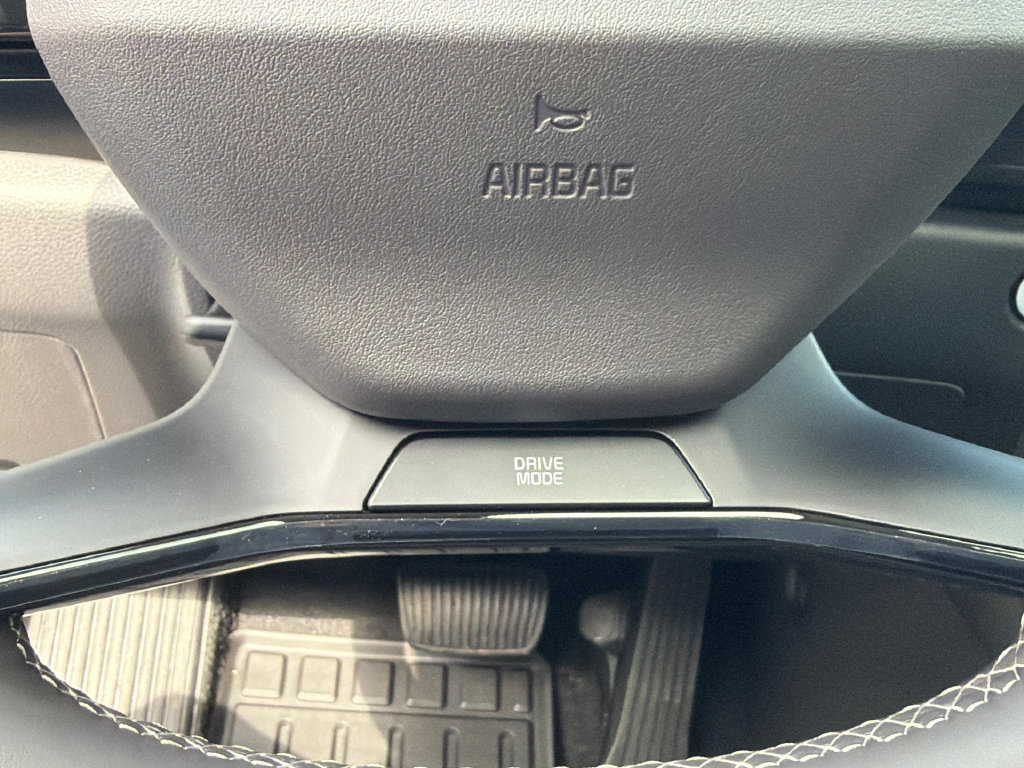 New 2027 Kia Carnival SX w/ Dark Edition Package FWD image 26