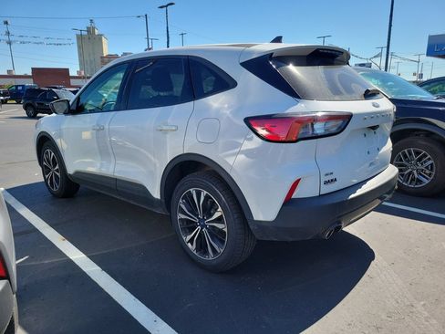 Certified 2022 Ford Escape SE w/ SE Sport Appearance Package AWD/4WD image 4