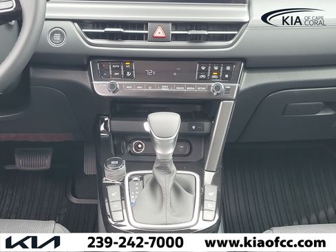 New 2026 Kia Seltos EX FWD image 18