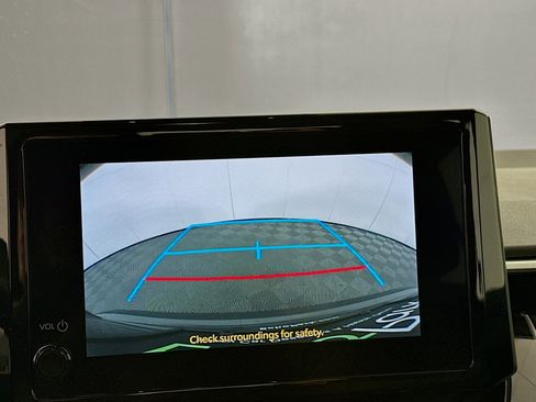 Used 2025 Toyota Corolla LE image 21