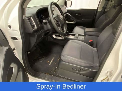 Used 2025 Nissan Frontier SV w/ SV Convenience Package image 13