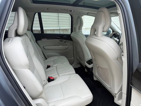 Used 2018 Volvo XC90 T6 Momentum w/ Convenience Package AWD/4WD image 29