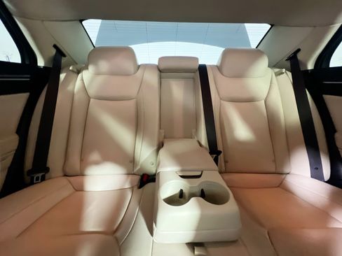 Used 2019 Chrysler 300 Touring L w/ Quick Order Package 22F image 33