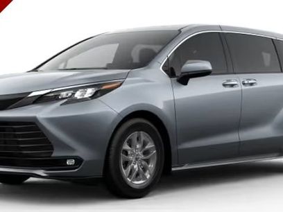 Used 2025 Toyota Sienna LE