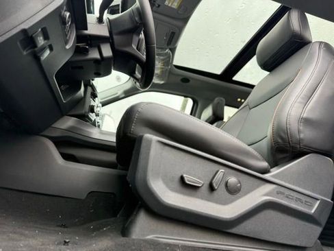 New 2026 Ford F250 Lariat w/ Black Appearance Package image 15