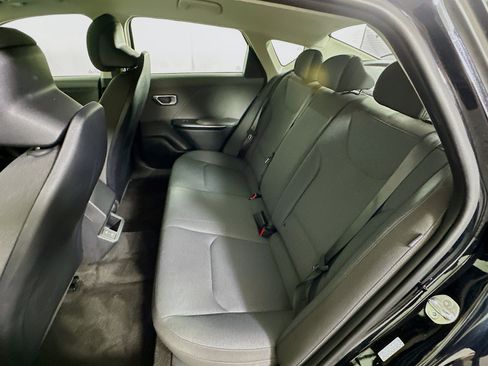 Used 2025 Kia K4 LXS image 25