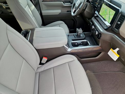 New 2026 GMC Sierra 1500 SLT AWD/4WD image 10