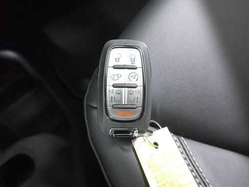 New 2026 Chrysler Pacifica Select image 31