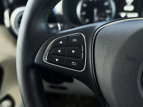 Used 2021 Mercedes-Benz Metris Passenger w/ Premium Safety Package image 43