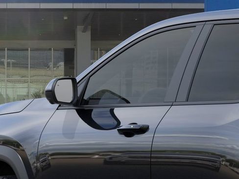 New 2027 Chevrolet Equinox LT w/ Safety and Technology Package FWD image 12
