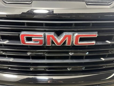 Used 2025 GMC Sierra 1500 Elevation image 9
