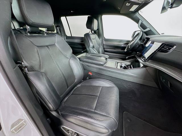 Used 2023 Jeep Wagoneer L Series II AWD/4WD image 26