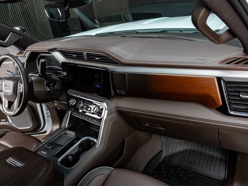 Used 2025 GMC Sierra 2500 Denali w/ Denali Reserve Package image 18