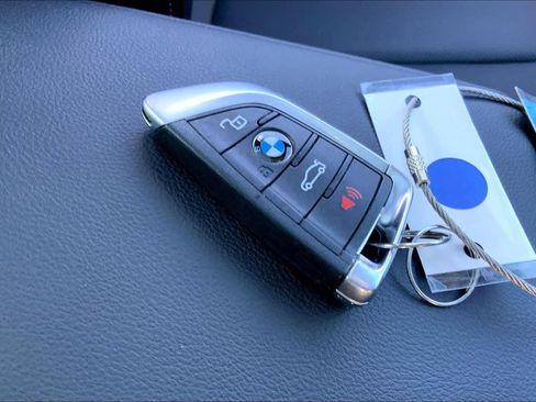 Certified 2025 BMW 330i Sedan image 14