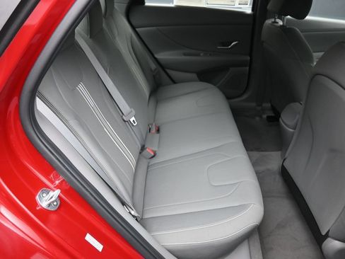 Certified 2021 Hyundai Elantra SEL FWD image 23