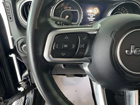 Used 2021 Jeep Wrangler Unlimited Sahara w/ Uconnect 4C Nav & Sound Group AWD/4WD image 16