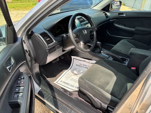 Used 2006 Honda Accord LX image 2