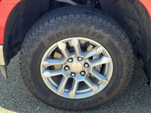 Certified 2024 Chevrolet Silverado 1500 LT AWD/4WD image 8
