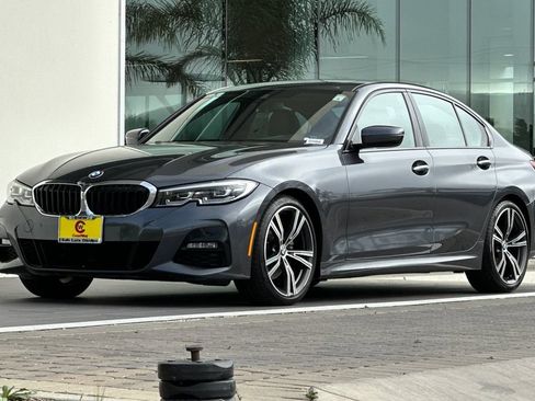 Used 2021 BMW 330i Sedan w/ M Sport Package RWD image 7