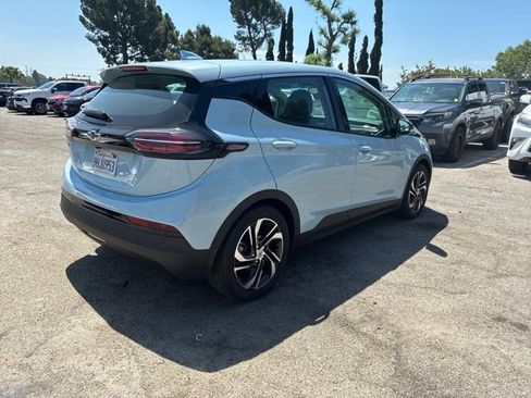 Used 2023 Chevrolet Bolt LT w/ Infotainment Package FWD image 3