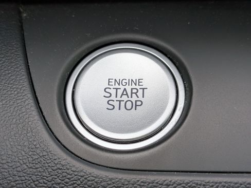 Certified 2025 Hyundai Elantra SEL image 28