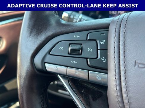 Used 2023 Cadillac Escalade ESV Sport Platinum w/ LPO, ONYX Package AWD/4WD image 19