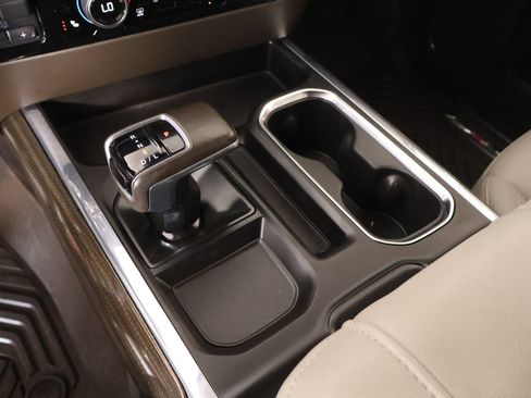 Used 2024 Chevrolet Silverado 1500 LT Trail Boss w/ Convenience Package II AWD/4WD image 8