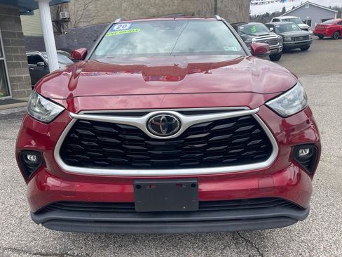 Used 2020 Toyota Highlander XLE image 3