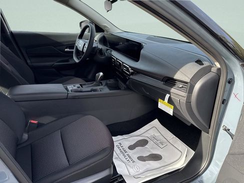 New 2026 Nissan Sentra SR w/ Floor Mat Package FWD image 30