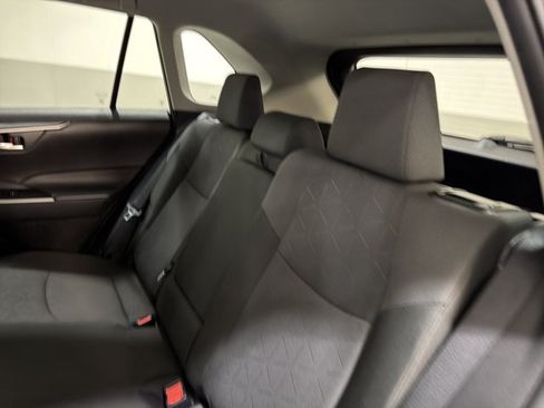 Used 2024 Toyota RAV4 XLE AWD/4WD image 20