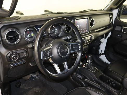 Used 2023 Jeep Wrangler Unlimited Sahara w/ Cold Weather Group AWD/4WD image 23