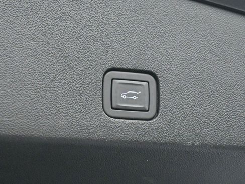 Certified 2024 Cadillac XT6 Sport w/ Platinum Package image 11